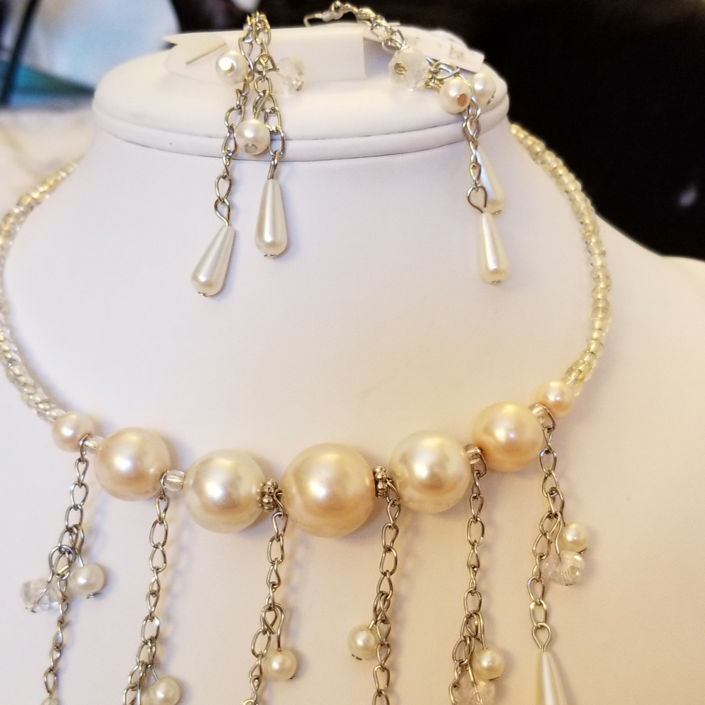 NWT Handmade SET Cream Necklace Earrings